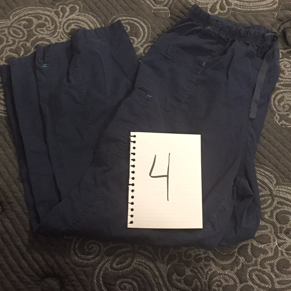 Scrub set